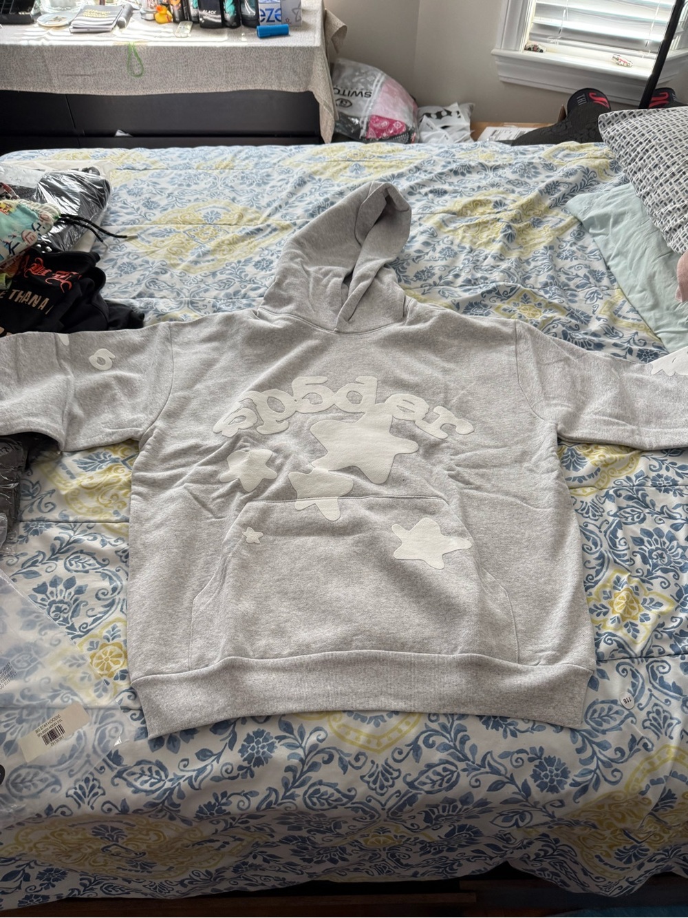 Sp5der Baluga Mens Heather Gray Pullover Hoodie with Neon Graphic Tag